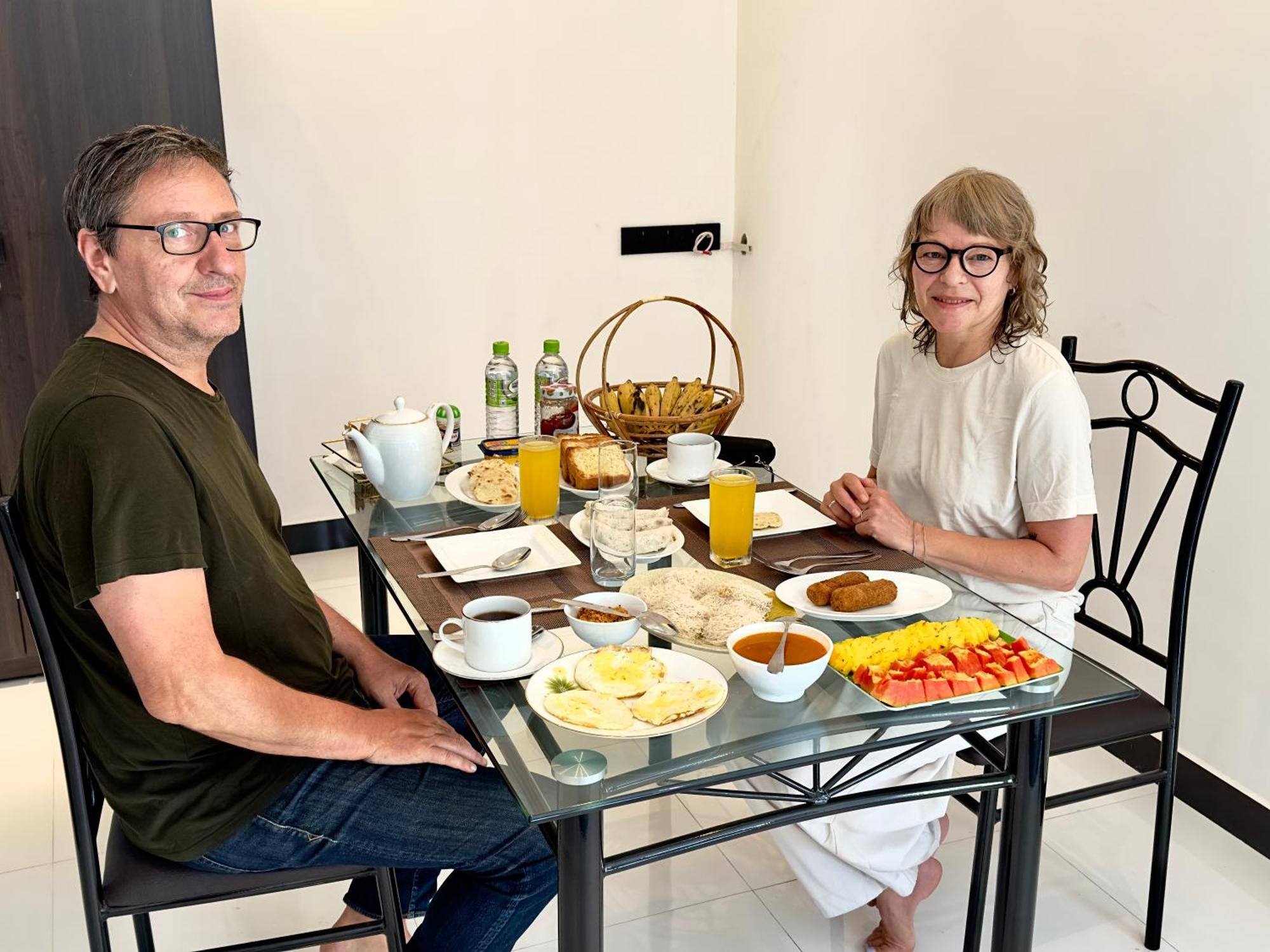 Emerald Home Stay Anuradhapura Buitenkant foto