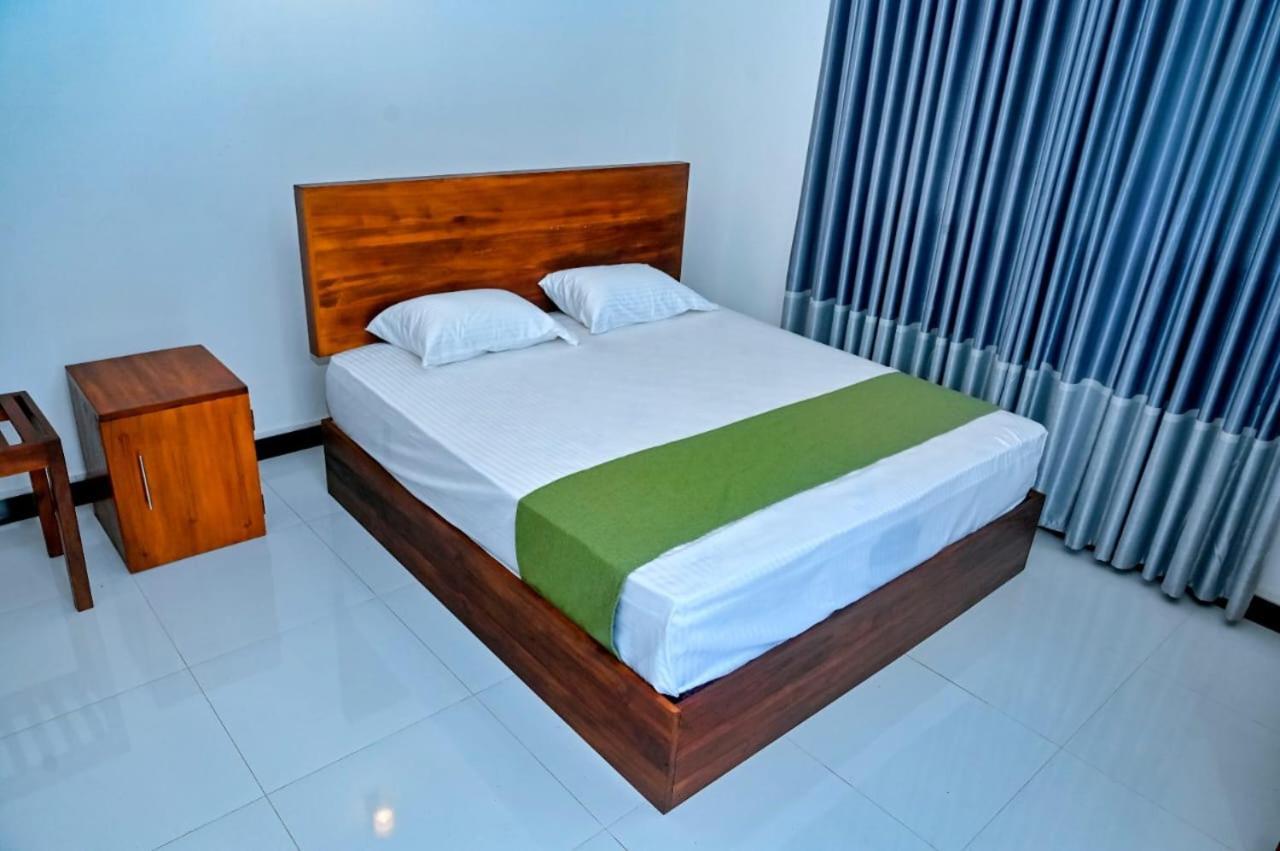 Emerald Home Stay Anuradhapura Buitenkant foto